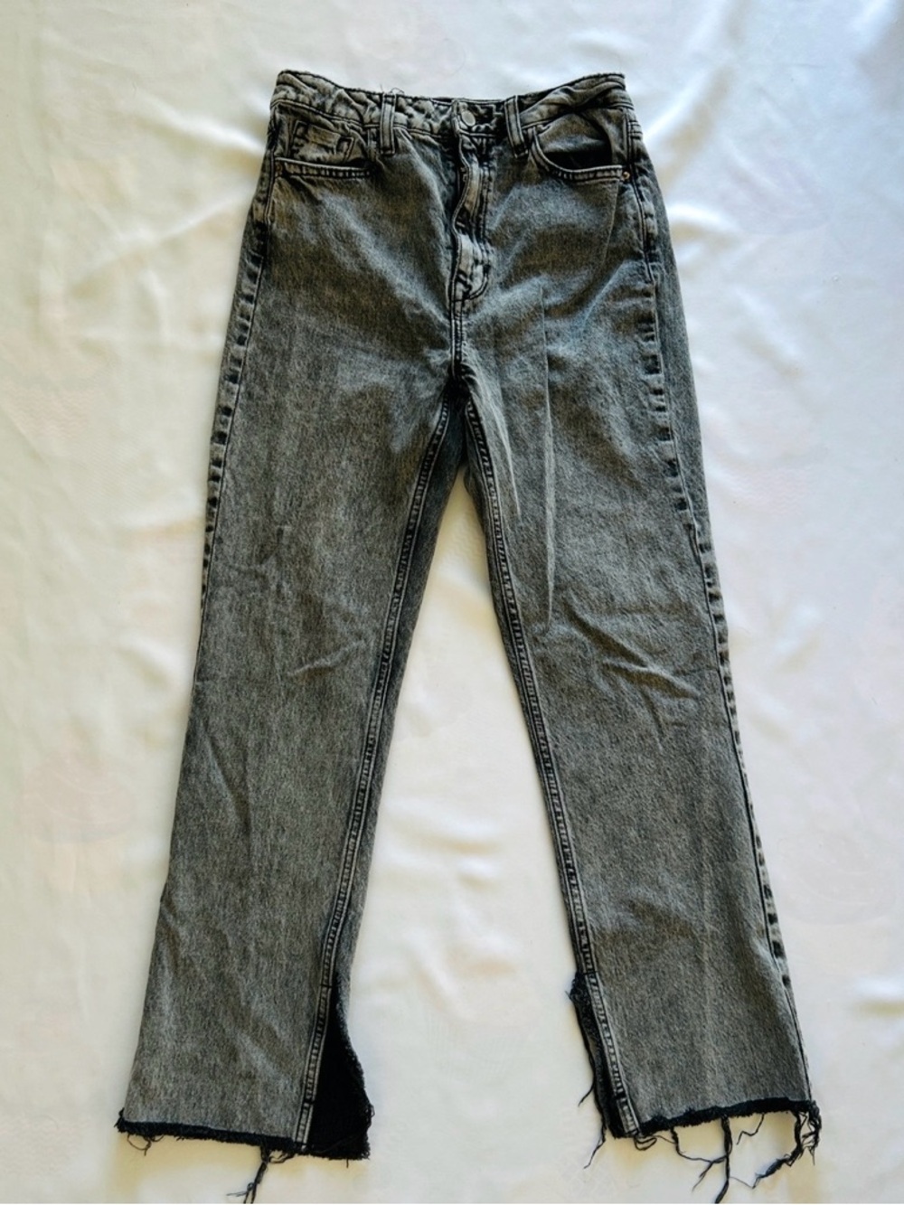 Distressed Zara Size 4 Gray Wash Straight Leg Denim Jeans Classic 5 Pockets